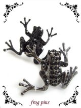 【新品】 かえるピンバッジ(黒) (brooch/black) ZA_005_B59