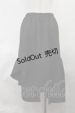 画像2: NieR Clothing / ロゴクロス刺繍アシメスカート  黒 H-24-06-20-011-PU-SK-KB-ZH