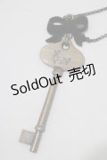 Q-pot. / Alice’s Key Necklace  ブロンズ H-24-09-11-1006-QP-AC-NS-ZH