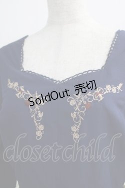 画像4: Amavel / 白雪姫刺繍入りバイカラーワンピース Free ネイビー H-24-09-21-033-CA-OP-NS-ZH