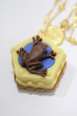 画像1: Q-pot. / Chocolate Frog Cakeネックレス   H-25-01-21-1080-QP-AC-KB-ZH