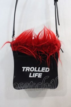 画像2: LAND by MILKBOY / TROLLS FURRED LEATHER BAG  黒Ｘ赤 I-24-11-22-075-MB-BG-HD-ZI