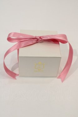 画像1: Q-pot. / GCake BOX (S)  白Ｘピンク I-24-12-15-110-QP-ZA-HD-ZI