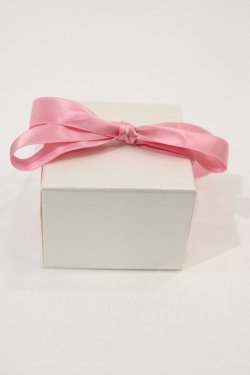 画像2: Q-pot. / GCake BOX (S)  白Ｘピンク I-24-12-15-110-QP-ZA-HD-ZI