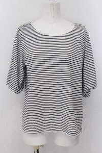 axes femme / Uネックボリューム袖Tシャツ F クロｘシロ O-24-08-30-031-AX-TS-YM-ZT063