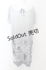 abilletage / FrameシリーズTシャツワンピース  ホワイト×グレー O-24-09-28-135-GO-OP-OW-OS