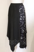 NieR Clothing / 変則フラップスカート付きパンツ【和柄漢字】 F ブラック O-24-10-31-048-PU-PA-OW-OS