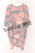 TRAVAS TOKYO / All Strawberry patterned BIG Tシャツ F レッドxブラック O-25-02-11-096-PU-TS-YM-OS