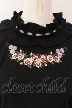 画像2: axes femme / バラの花刺繍レース切替プルオーバー F クロ O-25-02-28-065-AX-TO-OW-OS