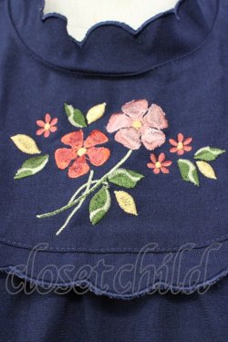 画像5: Fi.n.t / お花刺繍ヨークプルブラウス  ネイビー T-24-12-04-030-CA-BL-HD-ZT391