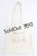 Maison de FLEUR / EC限定ブランドロゴプリントスクエアトートバッグ  オフ Y-24-04-20-056-LO-BG-AS-ZY