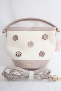 Maison de FLEUR / フラワーモチーフ2Wayショルダーバッグ  ピンク Y-24-04-20-040-LO-BG-AS-ZI