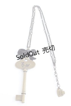 画像3: Q-pot. / Alice’s Key Necklace  アンティークゴールド Y-24-09-25-002-QP-AC-SZ-ZY