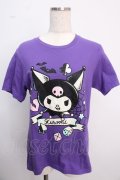 LISTEN FLAVOR / クロミTシャツ  パープル Y-25-02-18-033-PU-TO-SZ-ZY