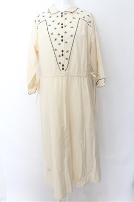 Jane Marple Dans Le Saｌon / Clover embroidery dress バニラ O-24-07-29-4058-JM-OP-KB-OS