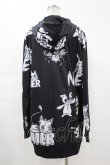 画像2: NieR Clothing / 総柄ZIPパーカー  黒 H-24-01-11-016-PU-TO-KB-ZT119 (2)