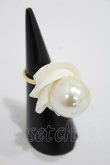 画像1: Q-pot. / Fresh Pearl Whip Ring【VAMPS】  ホワイト H-24-08-18-015-QP-AC-KB-ZH (1)