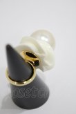 画像2: Q-pot. / Fresh Pearl Whip Ring【VAMPS】  ホワイト H-24-08-18-015-QP-AC-KB-ZH (2)