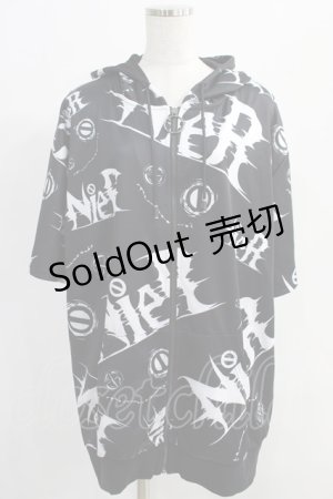 画像: NieR Clothing / 総柄ZIP半袖パーカー  黒 H-24-09-04-032-PU-TO-KB-ZH