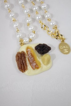 画像: Q-pot. / Dry Fruits Chocolatネックレス  ホワイトチョコ H-24-09-05-1014-QP-AC-KB-ZH