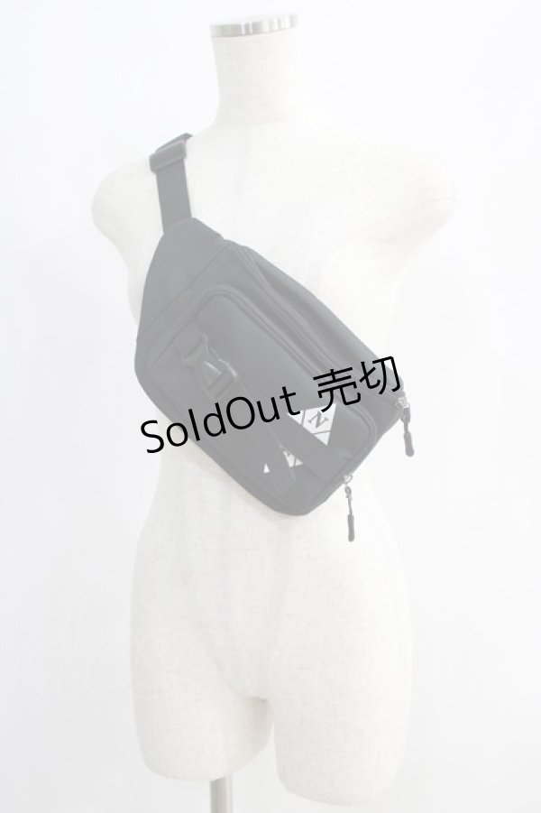 画像1: NieR Clothing / 軽量2WAY BODY BAG  黒 H-24-09-16-1006-PU-BG-KB-ZH (1)