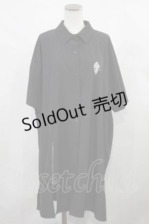 画像: NieR Clothing / シルエット刺繍シャツワンピース  黒 H-24-09-28-1008-PU-OP-KB-ZH