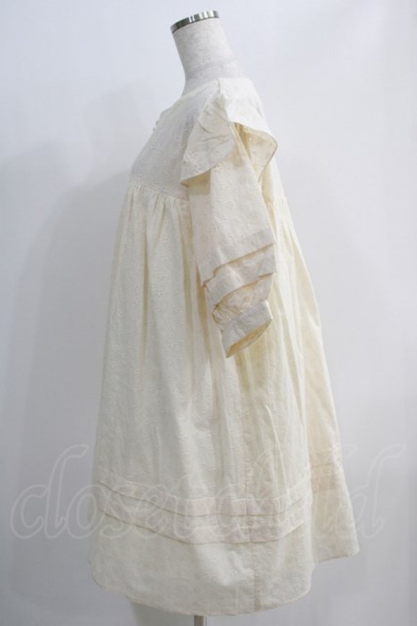 画像2: Maison de FLEUR Petite Robe canone / エンジェルショルダースモックワンピース Free off white H-24-10-05-072-EL-OP-NS-ZH (2)