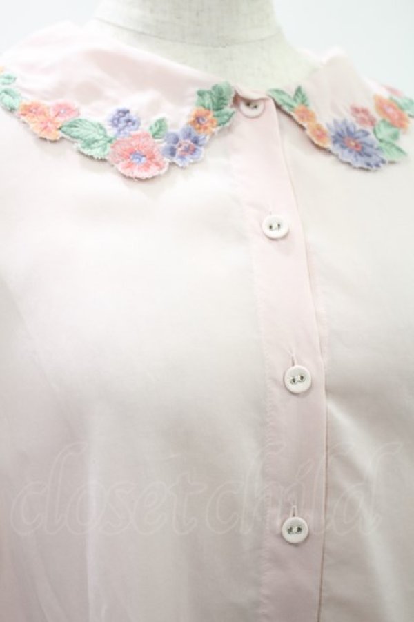 画像4: Jane Marple / Flower embroidery collar blouse  ピンク H-24-10-12-1031-JM-BL-KB-ZH (4)