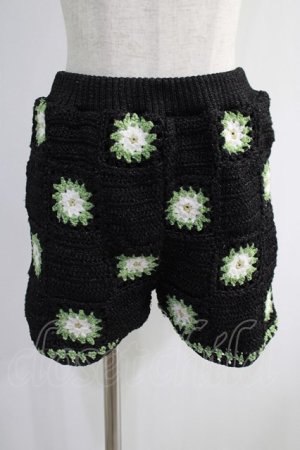 画像: Candy Stripper / FLOWER CROCHET KINT SHORT PANTS  ブラック×グリーン H-24-11-20-002-PU-PA-KB-ZH