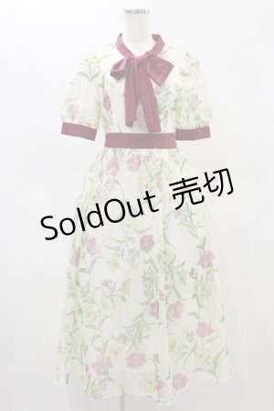 画像: tocco closet / ボウタイリボン付き配色メッシュフラワープリントワンピース Free オフ/レッド H-24-12-07-076-LO-OP-NS-ZH