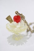 画像1: Q-pot. / Cherry Sundae Necklace   H-25-01-15-056-QP-AC-KB-ZH (1)