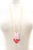 画像2: Angelic Pretty / Little Bunny Strawberryネックレス  ピンク I-24-08-27-121-AP-AC-HD-ZI (2)