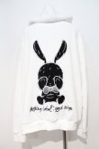 画像2: NieR Clothing / 高品質ふわもこプルオーバーパーカー【CRY RABBIT】  ホワイト I-24-09-18-123-PU-TO-HD-ZI (2)