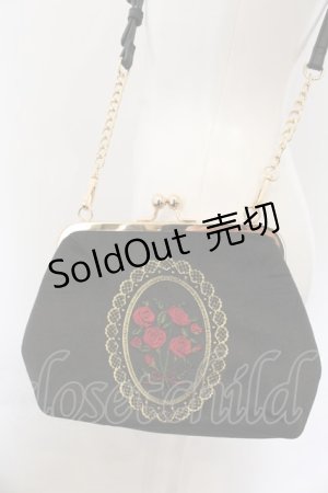 画像: axes femme POETIQUE / 刺しゅうベロアがま口ポシェット 18×23×8ｃｍ クロ O-25-01-17-035-AX-BG-OW-OS