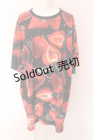 画像: TRAVAS TOKYO / All Strawberry patterned BIG Tシャツ F レッドxブラック O-25-02-11-096-PU-TS-YM-OS