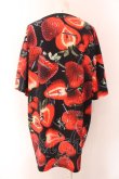 画像3: TRAVAS TOKYO / All Strawberry patterned BIG Tシャツ F レッドxブラック O-25-02-11-096-PU-TS-YM-OS (3)