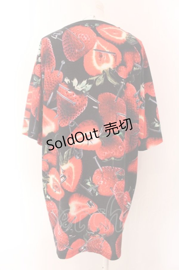 画像3: TRAVAS TOKYO / All Strawberry patterned BIG Tシャツ F レッドxブラック O-25-02-11-096-PU-TS-YM-OS (3)