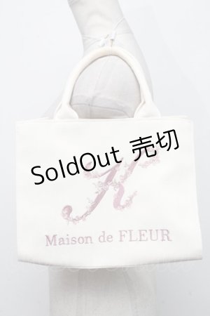 画像: Maison de FLEUR / フラワーイニシャル刺繍トートバッグ  オフ S-24-11-11-018-LO-BG-HR-ZS