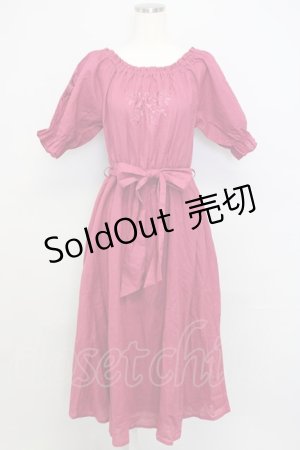 画像: an another angelus / ローズ刺繍オフショルワンピース F 濃ピンク T-24-07-23-018-CA-OP-SZ-ZT251