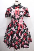 画像1: Angelic Pretty / Fresh Strawberry Dinerワンピース  黒 Y-24-08-10-127-AP-OP-SZ-ZY (1)