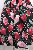 画像4: Angelic Pretty / Fresh Strawberry Dinerワンピース  黒 Y-24-08-10-127-AP-OP-SZ-ZY (4)