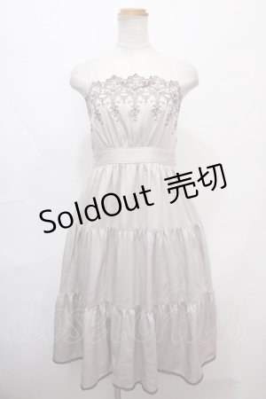 画像: axes femme POETIQUE / スカラップ刺繍キャミワンピース M ベージュ Y-24-09-12-117-AX-OP-SZ-ZY