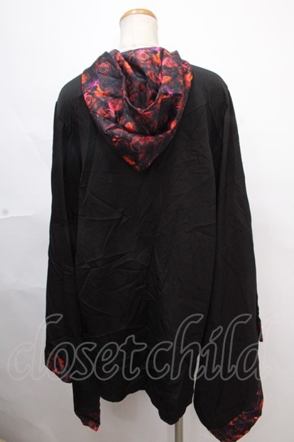 画像2: NieR Clothing / フード付き着物風袖ブロッキングシャツ【RED ROSE】  黒×赤 Y-24-11-18-128-PU-BL-SZ-ZY (2)