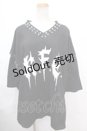 画像: REFLEM / リングピアスVネックTシャツ F ブラック Y-24-11-30-043-PU-TS-SZ-ZS