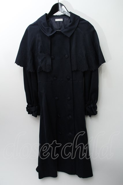 axes femme / COAT刺繍ケープトレンチコート 紺 S-24-03-11-065-AX-CO 